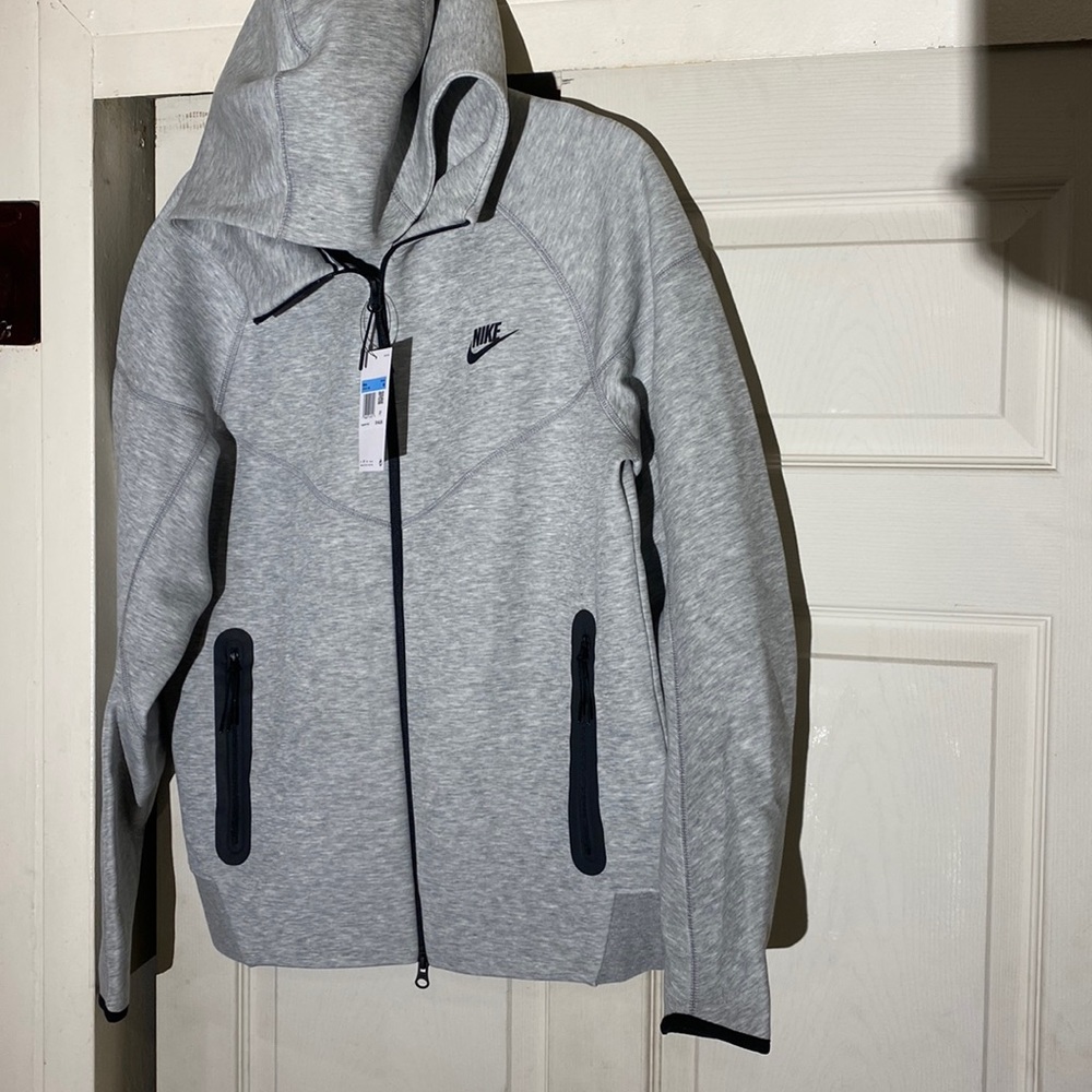Nike tech